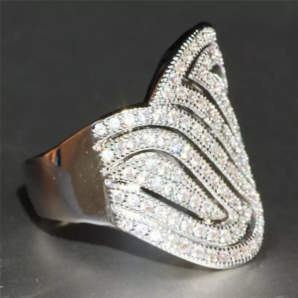 New Full Crystal Fashion Gorgeous Ring - Picture 2 of 4